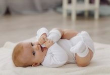Gadżety niemowlęce, które ułatwią życie rodzicom