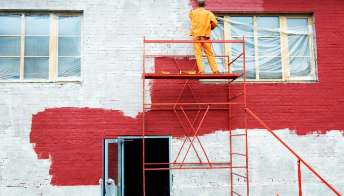 Wybór optymalnej farby do malowania ścian zewnętrznych – który produkt zapewni najlepszą ochronę dla Twojej fasady