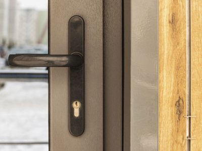 Wymiary drzwi zewnętrznych a ich znaczenie – co oznaczają liczby określające drzwi wejściowe do domu?